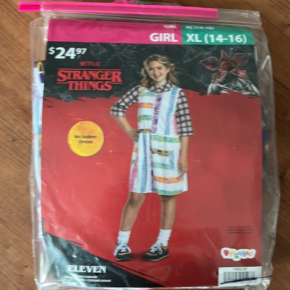 NWT Stranger Things Eleven Tween Classic Season 4 Look Costume - Picture 8 of 9